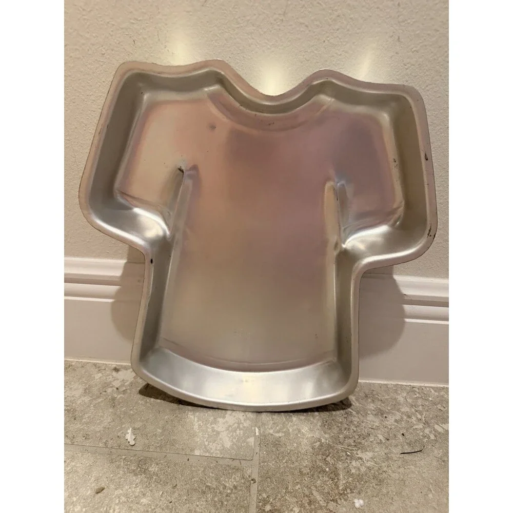 Wilton Shirt Jersey Cake Pan Mold Form Pan # 502-5617 Used